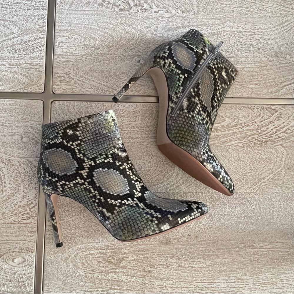 🐍Worn Once Stuart Weitzman Python Booties🐍 - Picture 14 of 14